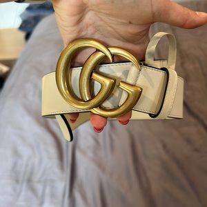 White and gold authentic Gucci belt 65/26